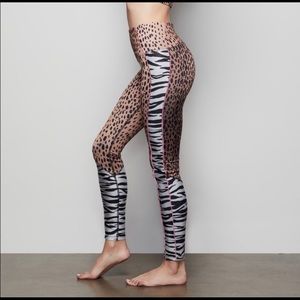 Good American Electric Feel Animal Print Leggings